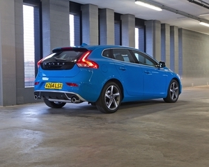 V40 T4 R-Design Momentum Powershift