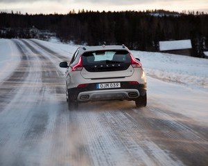 V40 Cross Country D2 Pro Geartronic