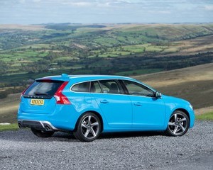 V60 D2 R-Design Momentum