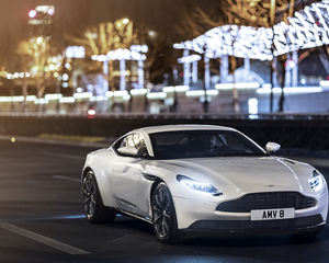 DB11 V8