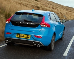 V40 D2 R-Design Momentum