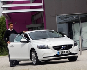 V40 D2 Momentum Powershift