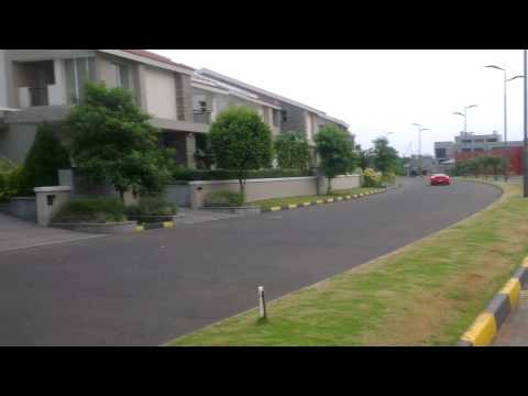 Indian Kids Drive a Ferrari F430